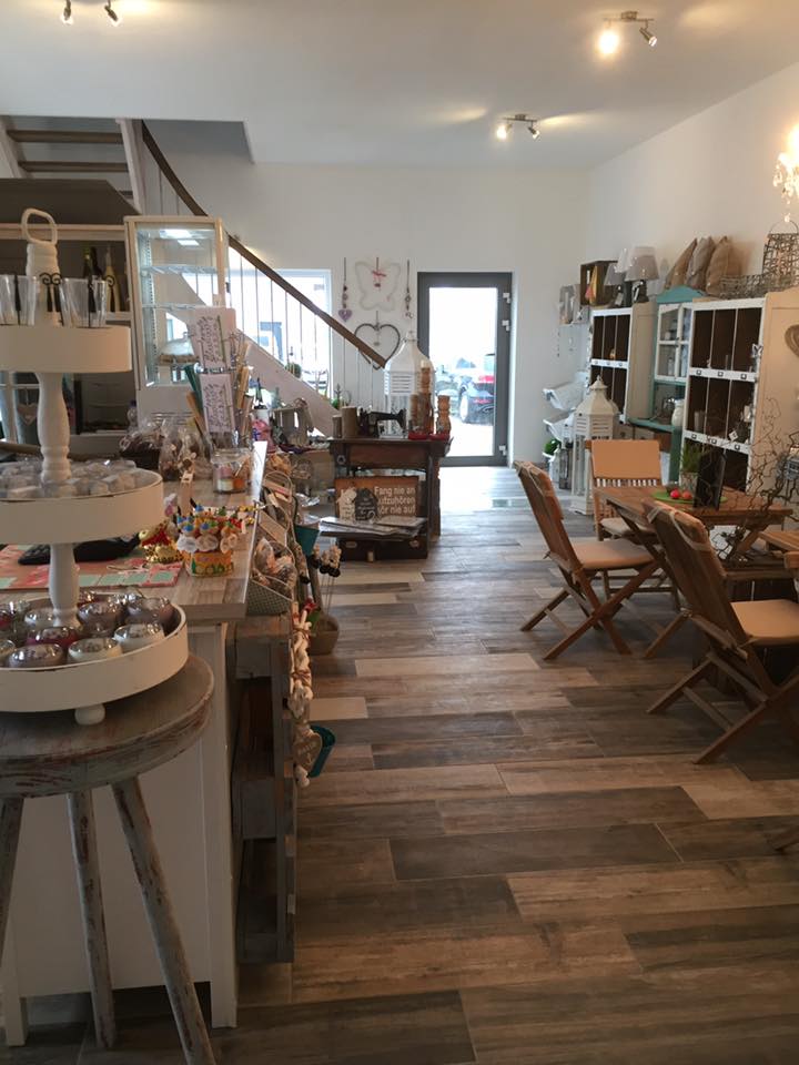 Interior & Cafe